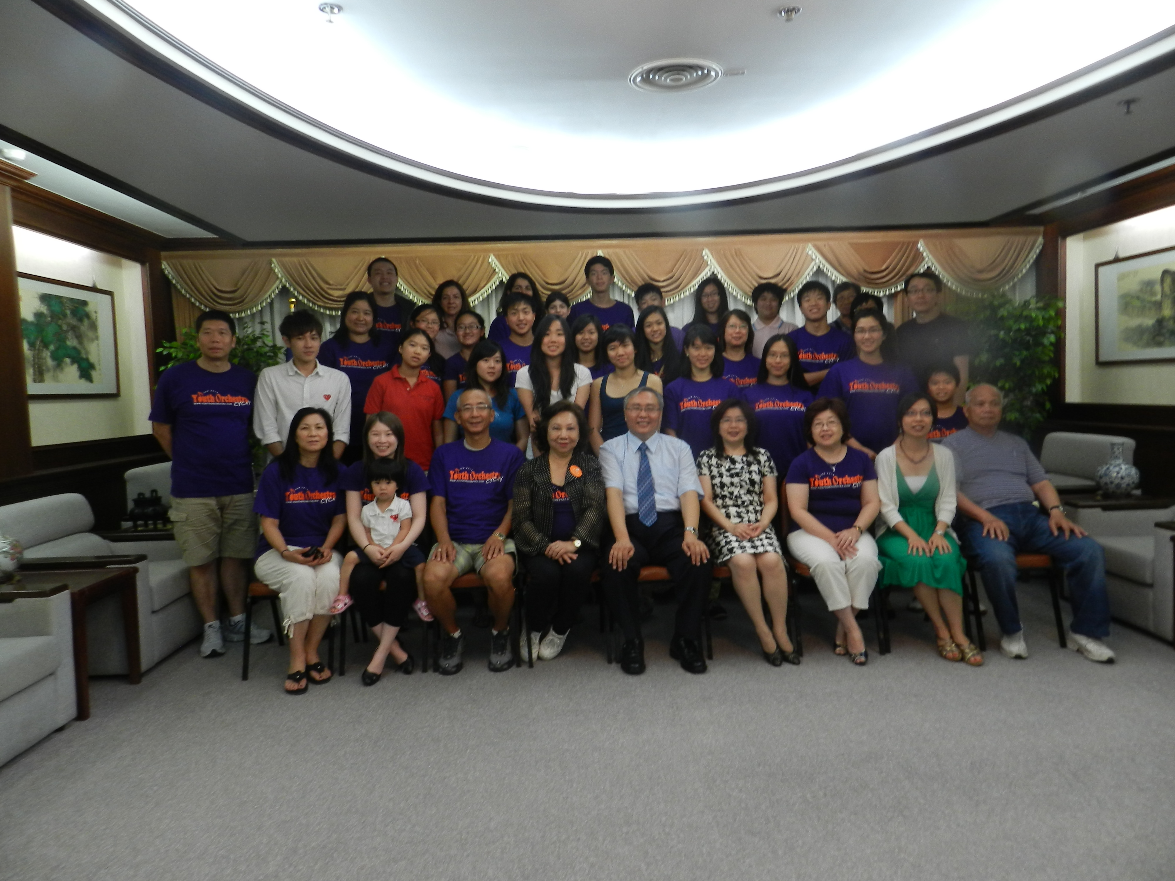 YOCGroupPhotoAtOCACa20120708.JPG