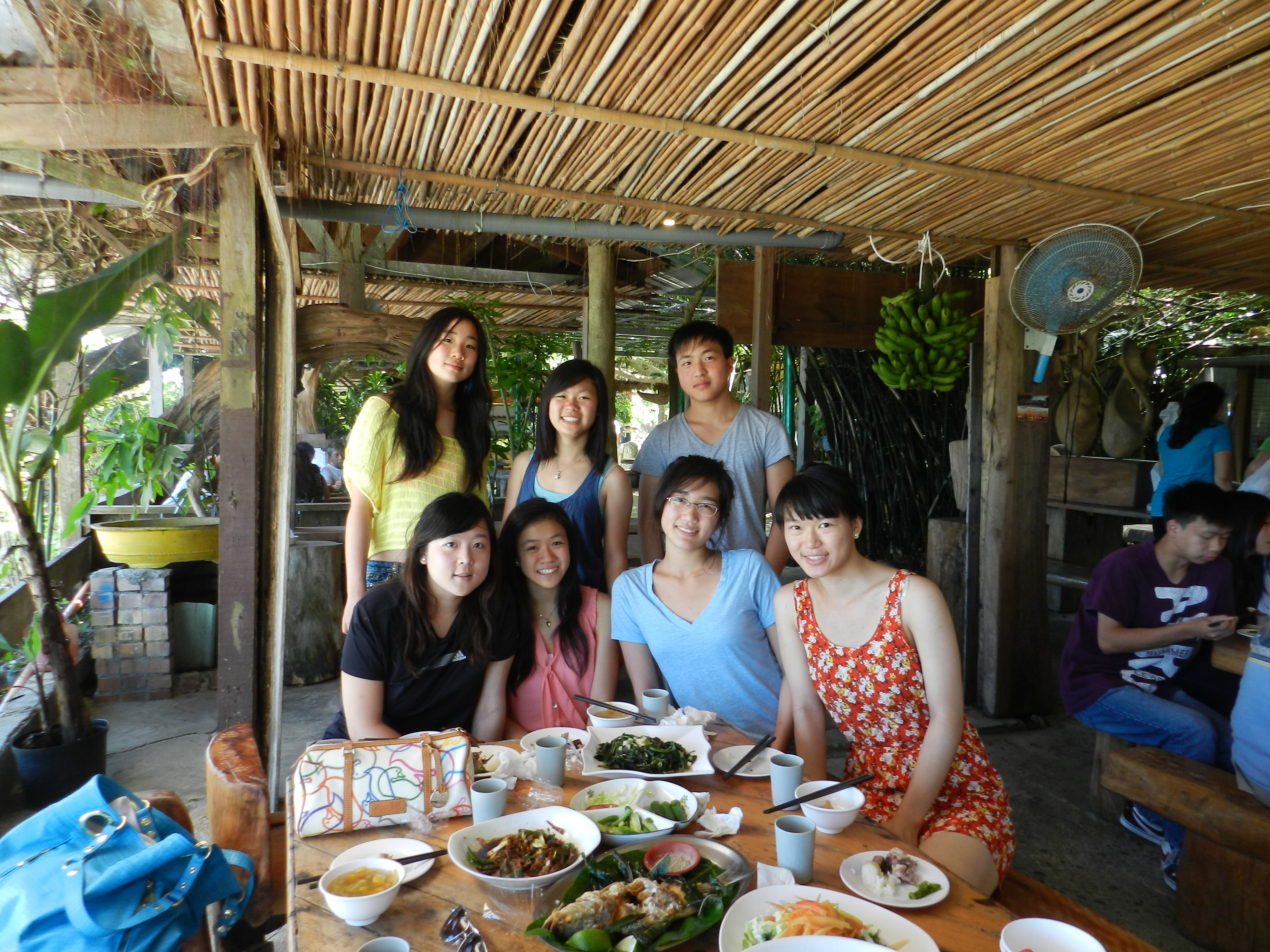 YOCHuaLienLunchGroupMembers20120708.JPG