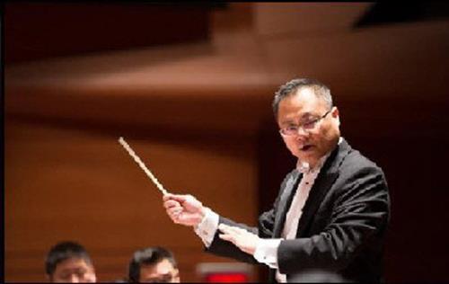 紐約幼獅青少年管弦樂團音樂總監和指揮大提琴老師鍾啟仁將指揮2013年「聖誕音樂會」的演出。

